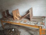 Lesena miza z klopmi, primerna za 14 ludi, 2,5x0,8mx0,9m